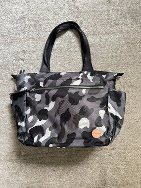 shortyLOVE Tillie Medium Tote Black Camo Quilted Nylon Laptop Zip Carryall EUC